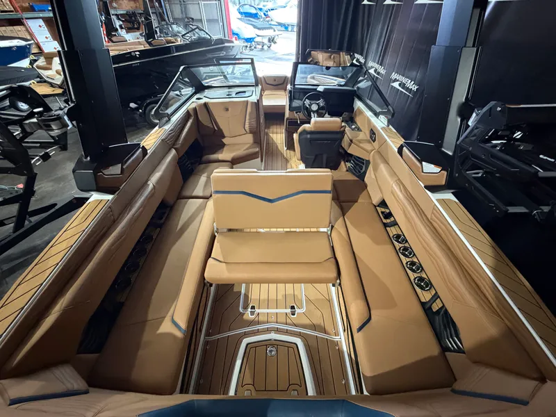 Slide: The Image of Nautique Super Air Nautique G25 2026 - 31