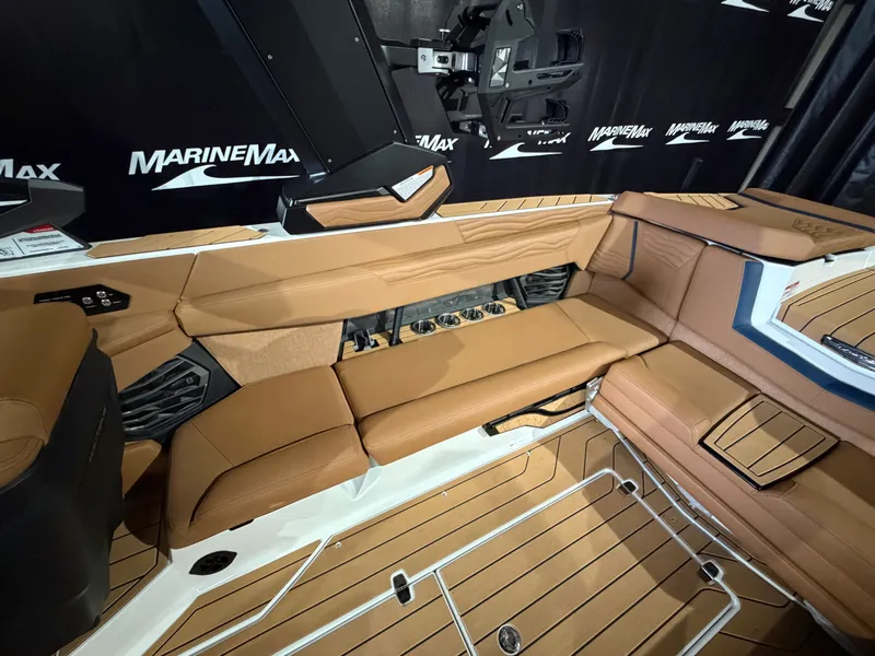 Slide: The Image of Nautique Super Air Nautique G25 2026 - 32