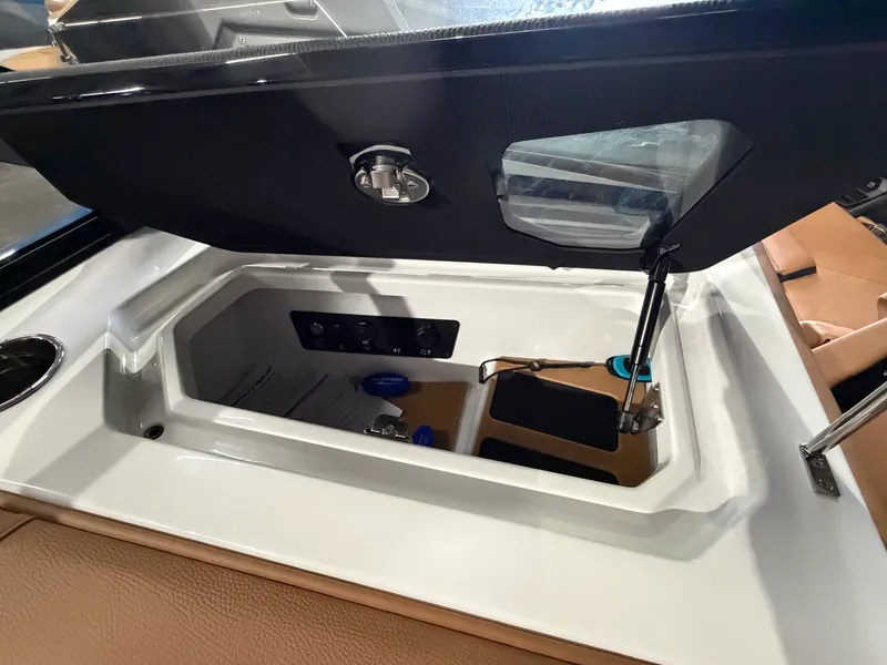 Slide: The Image of Nautique Super Air Nautique G25 2026 - 43
