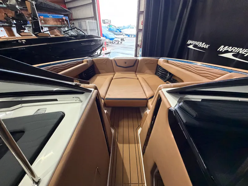 Slide: The Image of Nautique Super Air Nautique G25 2026 - 52