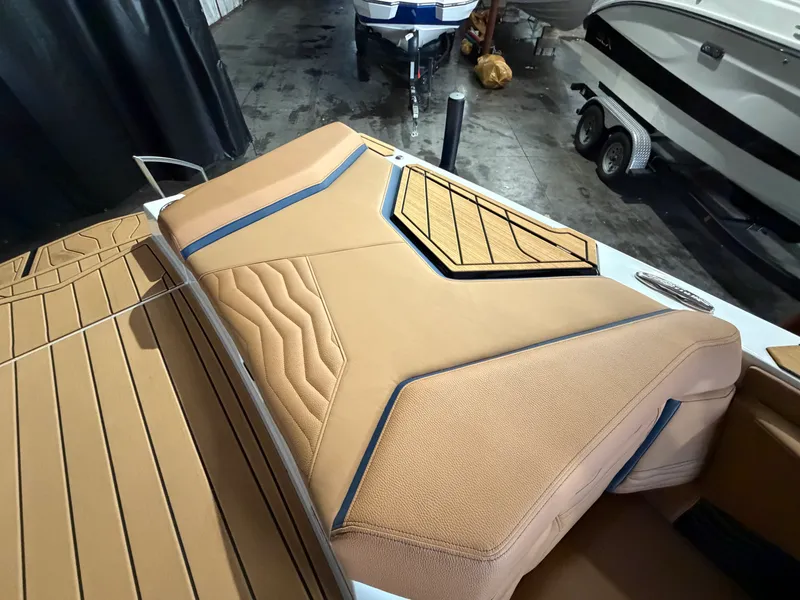 Slide: The Image of Nautique Super Air Nautique G25 2026 - 19