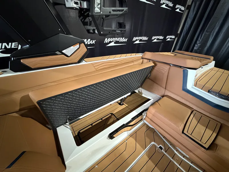 Slide: The Image of Nautique Super Air Nautique G25 2026 - 34