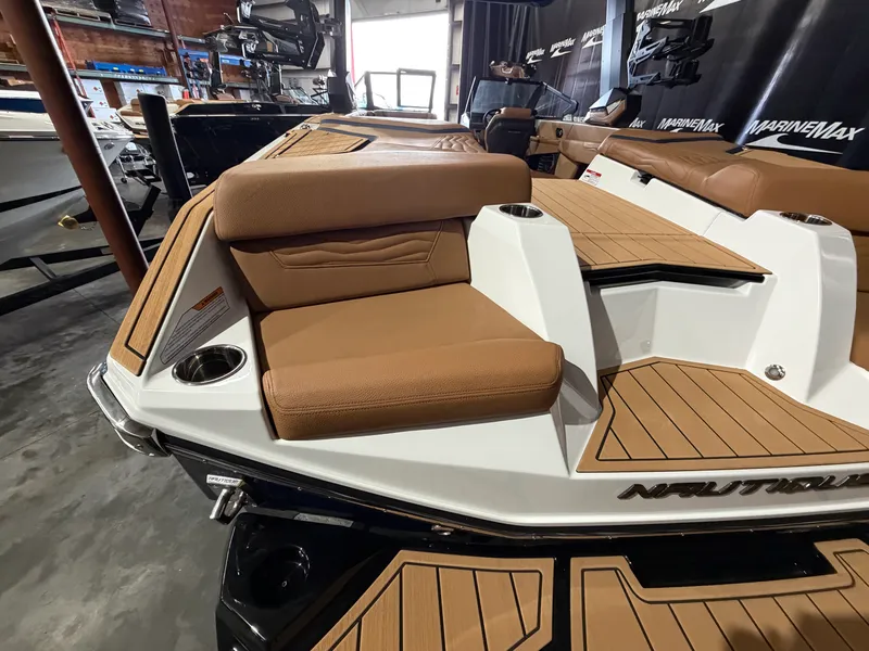 Slide: The Image of Nautique Super Air Nautique G25 2026 - 13