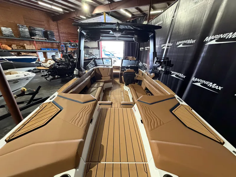 Slide: The Image of Nautique Super Air Nautique G25 2026 - 15