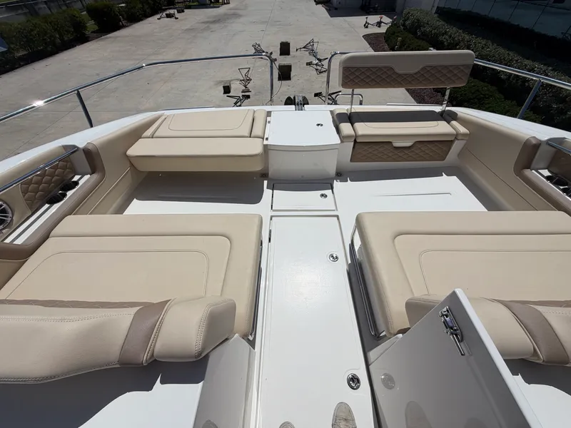 Slide: The Image of Aquila 36 Sport 2026 - 38