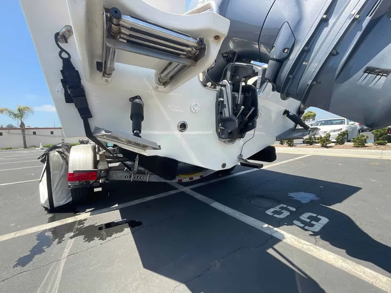 Slide: The Image of Parker Marine 2120 Sport Cabin 2019 - 18