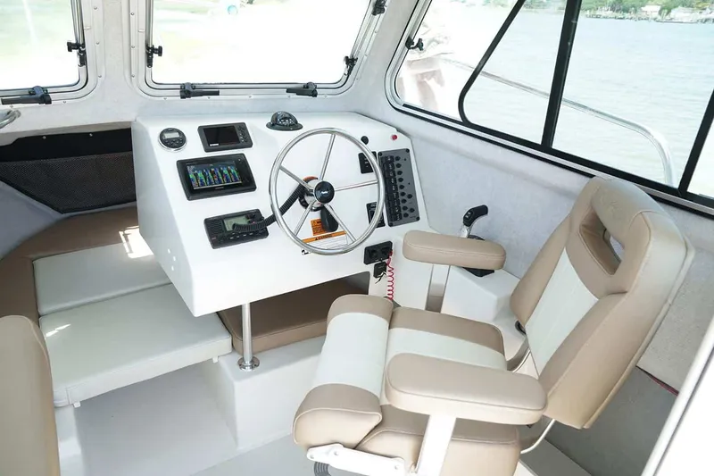 Slide: The Image of Parker Marine 2120 Sport Cabin 2019 - 13