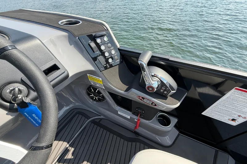 Slide: The Image of Harris Sunliner 230 SPORT 2026 - 17