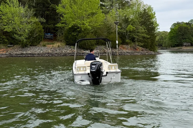 Slide: The Image of Boston Whaler 170 Montauk 2026 - 2
