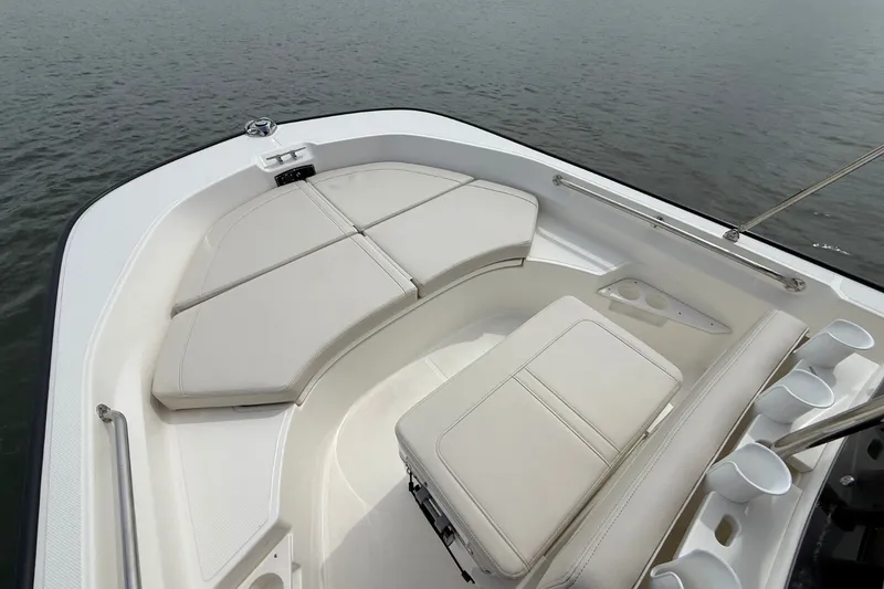 Slide: The Image of Boston Whaler 170 Montauk 2026 - 23