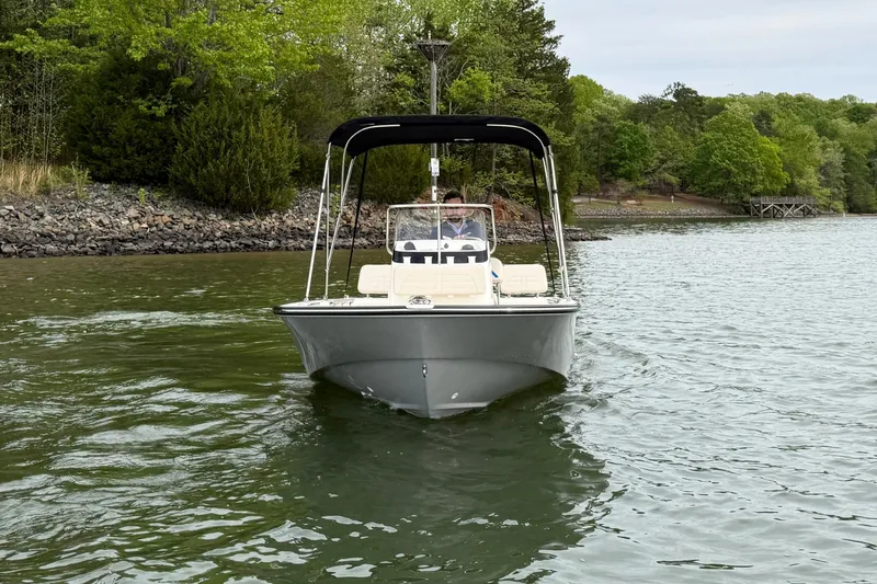 Slide: The Image of Boston Whaler 170 Montauk 2026 - 6