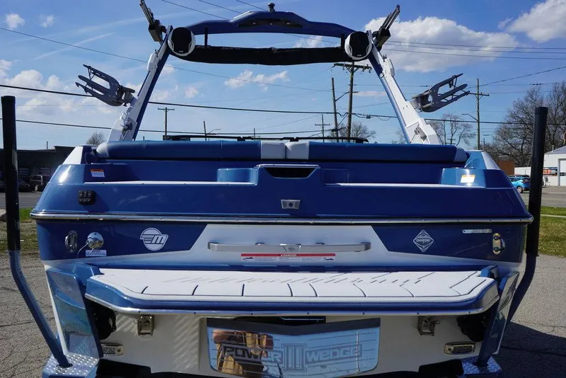 Slide: The Image of Malibu Boats 20 VTX 2026 - 13