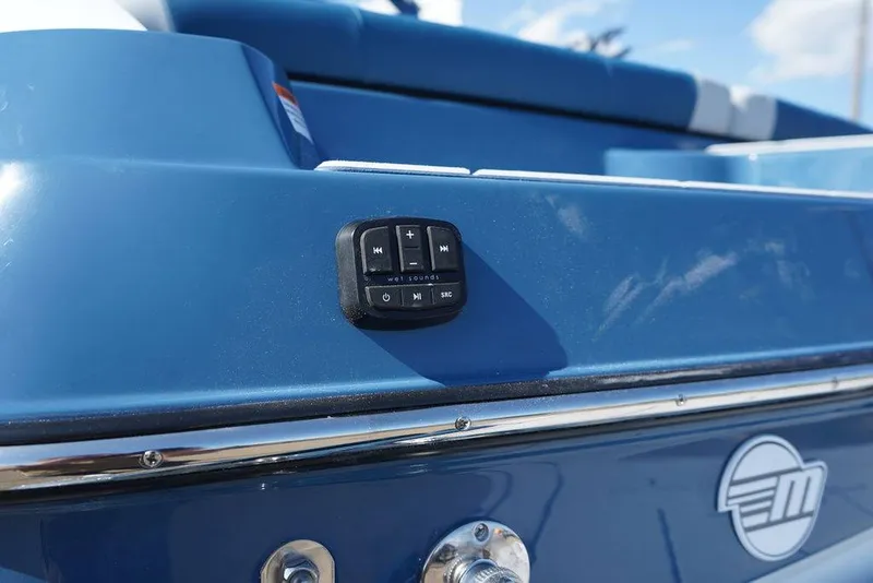 Slide: The Image of Malibu Boats 20 VTX 2026 - 7