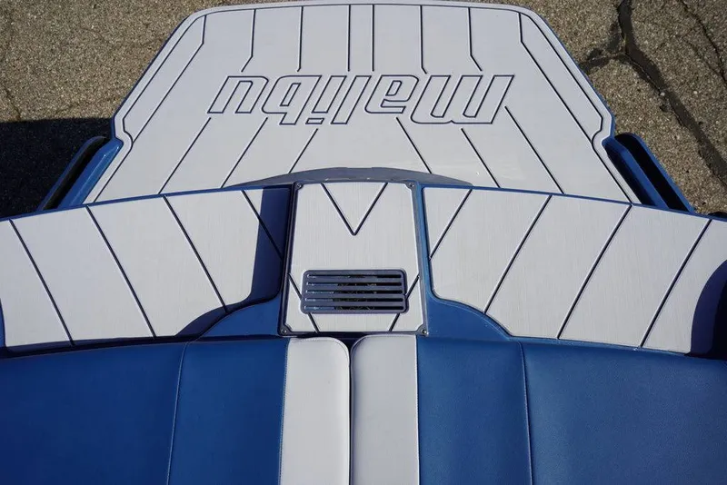 Slide: The Image of Malibu Boats 20 VTX 2026 - 8