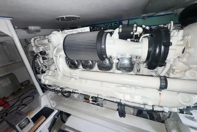 Slide: The Image of Viking 50 Convertible 2000 - 39