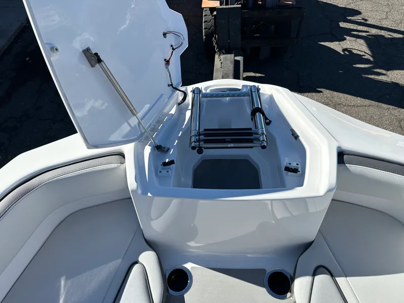Slide: The Image of Yamaha Jet Boats AR250 2026 - 12