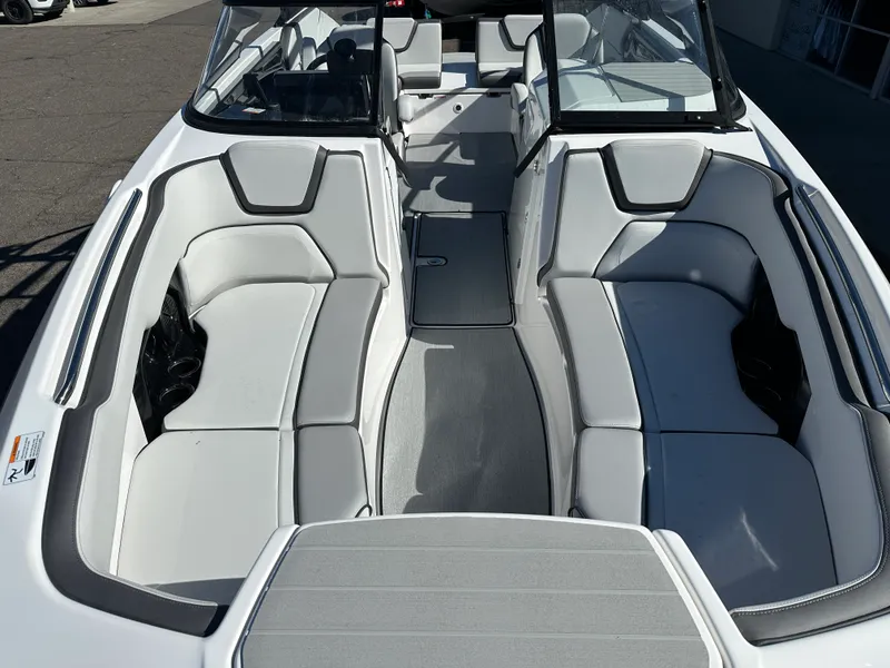 Slide: The Image of Yamaha Jet Boats AR250 2026 - 6