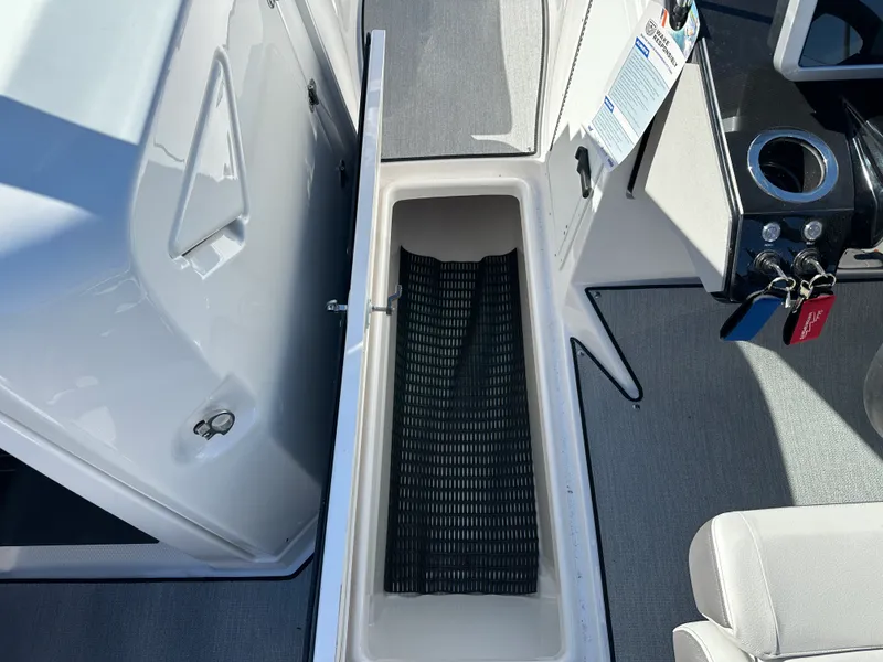 Slide: The Image of Yamaha Jet Boats AR250 2026 - 14