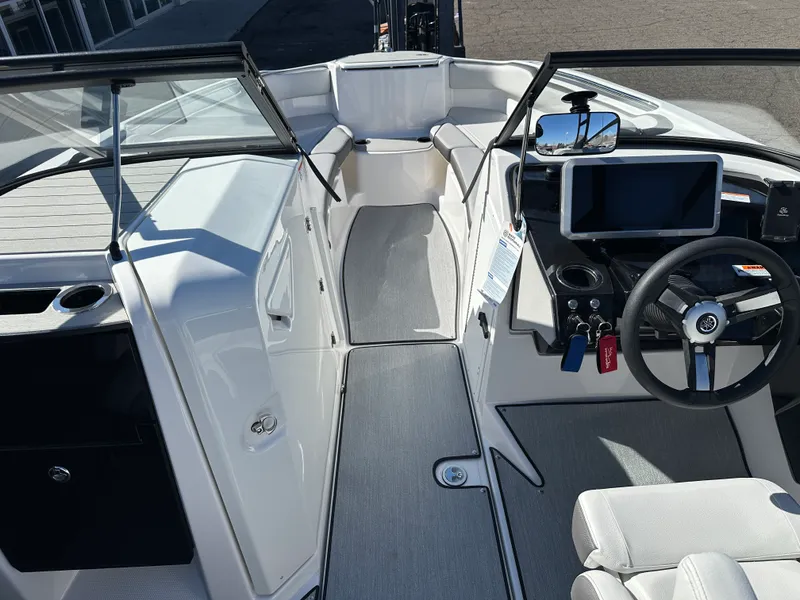 Slide: The Image of Yamaha Jet Boats AR250 2026 - 9