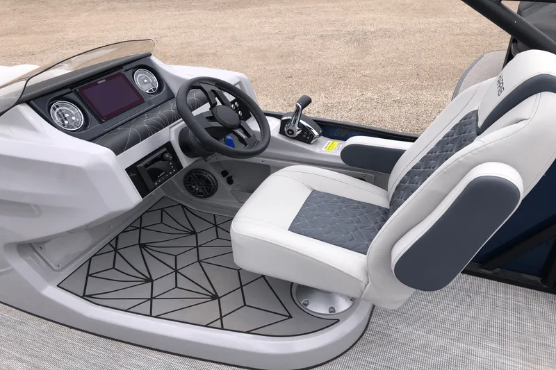 Slide: The Image of Harris Grand Mariner 250 2025 - 7