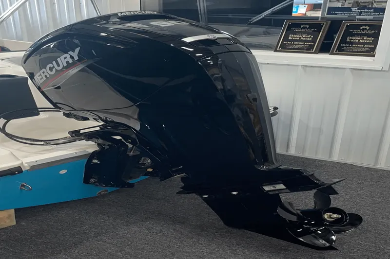 Slide: The Image of Bayliner M17 2025 - 12