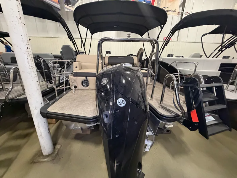 Slide: The Image of Harris 250 Cruiser 2025 - 41