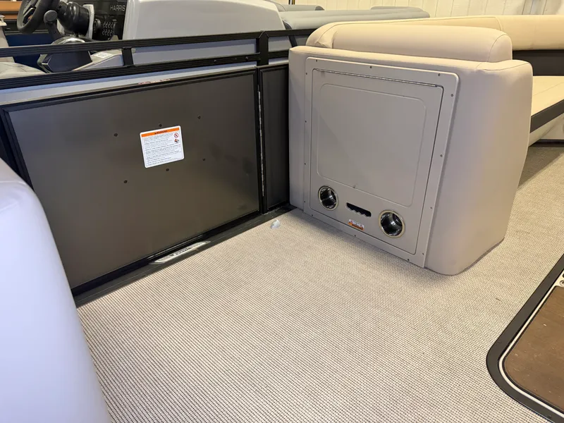 Slide: The Image of Harris 250 Cruiser 2025 - 25