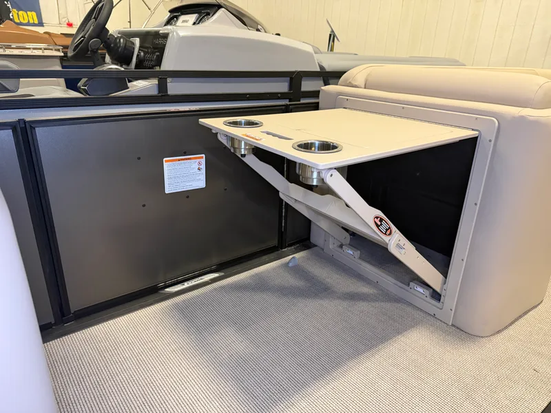 Slide: The Image of Harris 250 Cruiser 2025 - 27