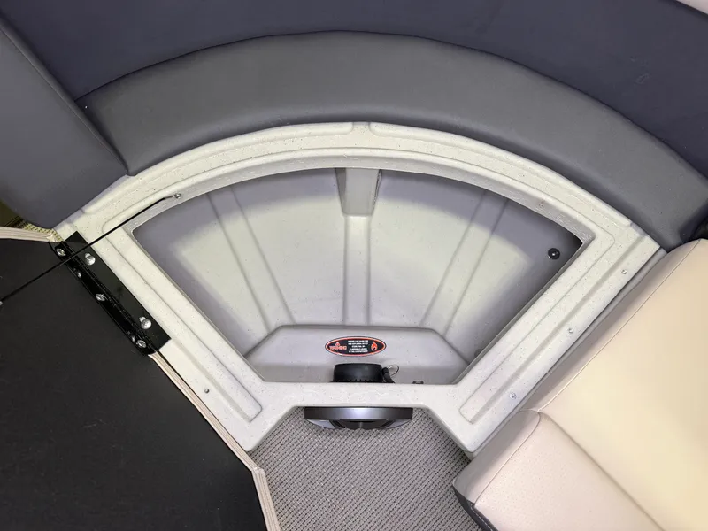 Slide: The Image of Harris 250 Cruiser 2025 - 3