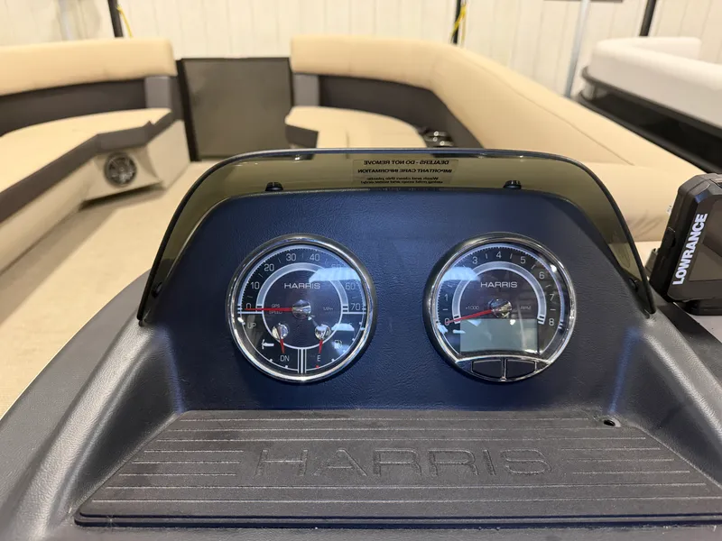 Slide: The Image of Harris 250 Cruiser 2025 - 14