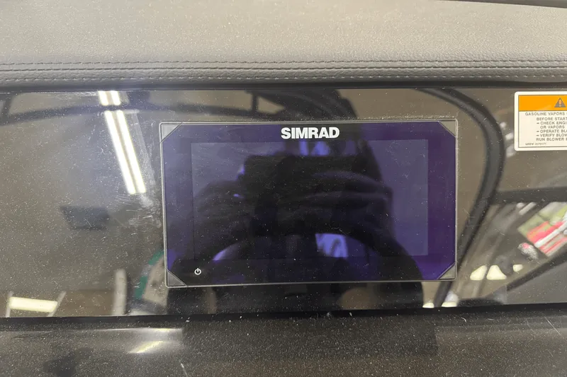 Slide: The Image of Sea Ray SPX 210 2024 - 12