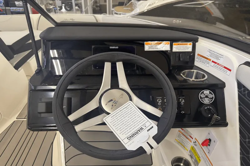 Slide: The Image of Sea Ray SPX 210 2024 - 13