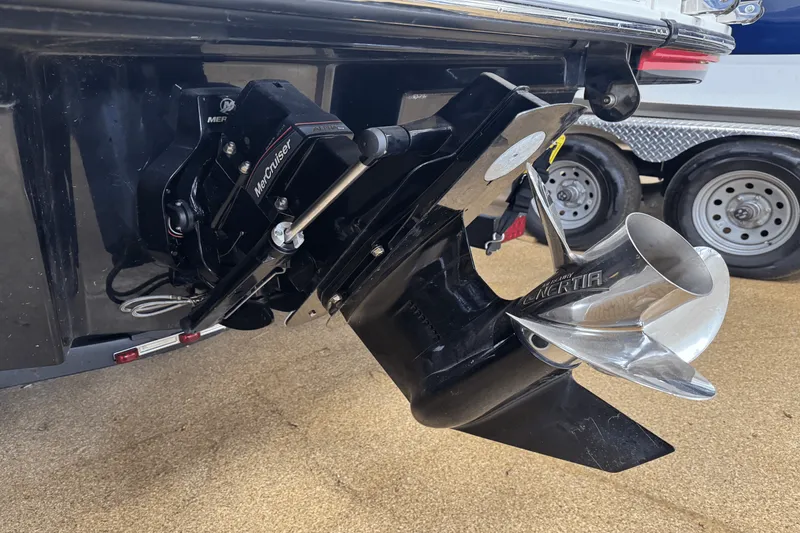 Slide: The Image of Sea Ray SPX 210 2024 - 3