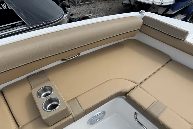 Slide: The Image of Bayliner D20 2025 - 11