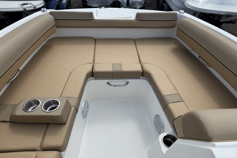 Slide: The Image of Bayliner D20 2025 - 13