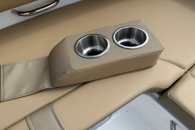 Slide: The Image of Bayliner D20 2025 - 16