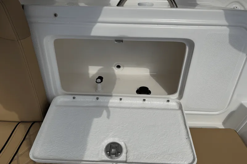 Slide: The Image of Bayliner D20 2025 - 25