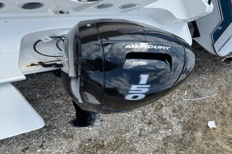 Slide: The Image of Bayliner D20 2025 - 27