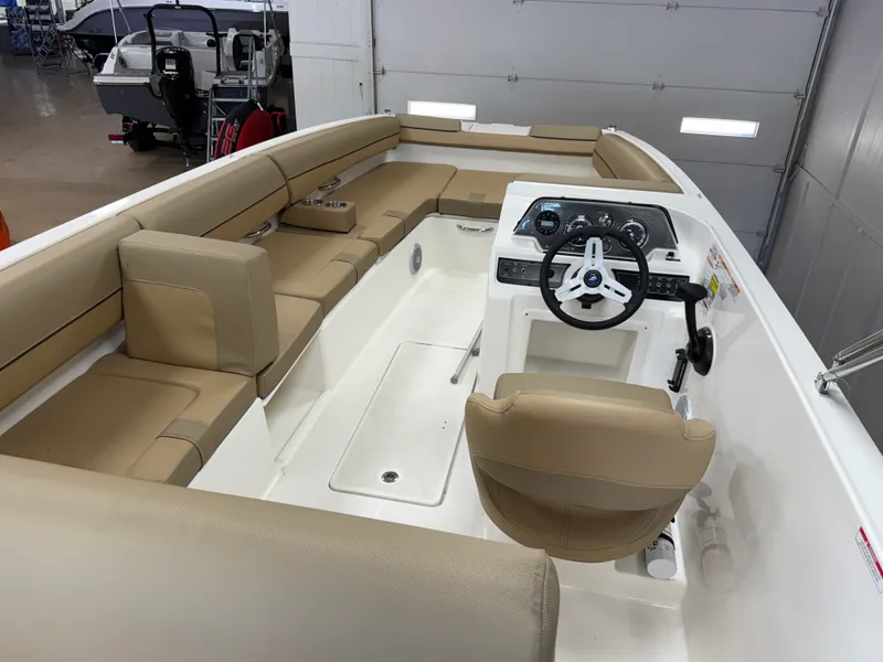Slide: The Image of Bayliner D20 2025 - 45