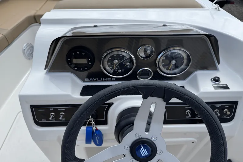 Slide: The Image of Bayliner D20 2025 - 8
