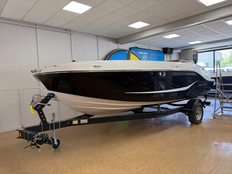 The Image of Bayliner D20 2025 - 0