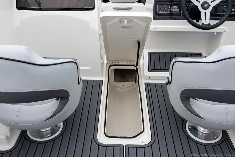 Slide: The Image of Bayliner VR4OB 2025 - 12