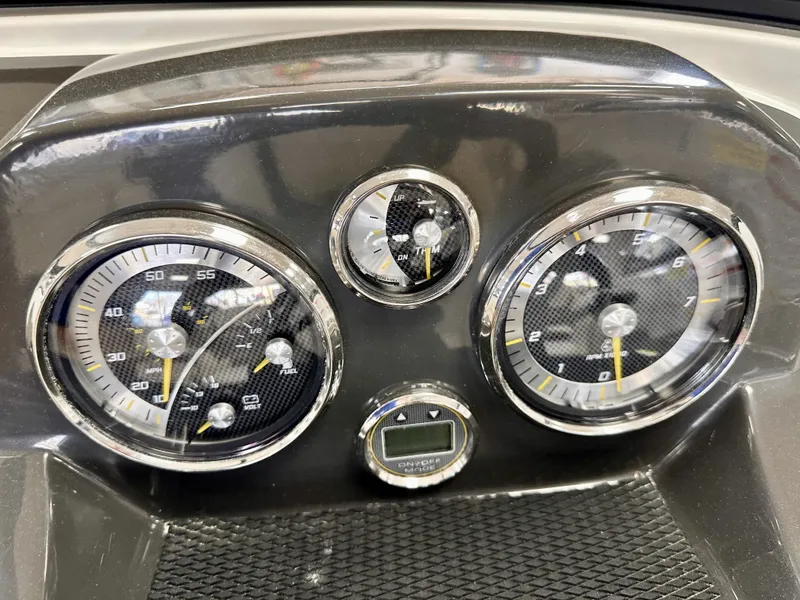 Slide: The Image of Bayliner VR4OB 2025 - 20