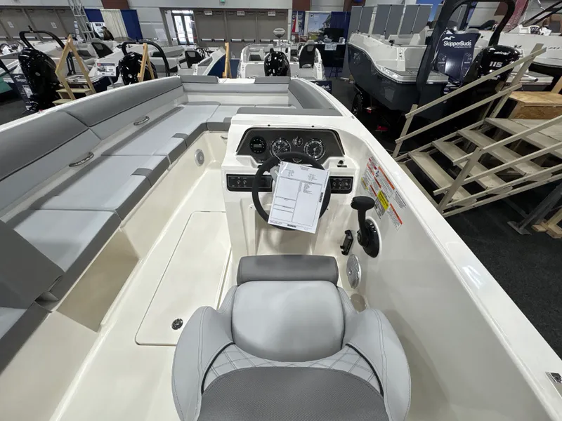 Slide: The Image of Bayliner D20 2025 - 10