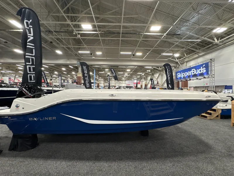 Slide: The Image of Bayliner D20 2025 - 4