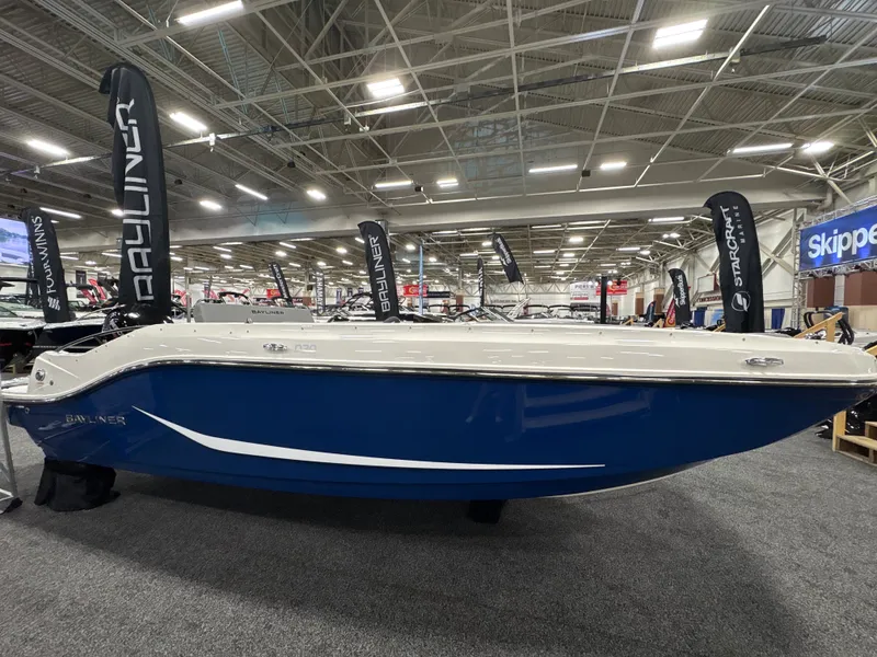 Slide: The Image of Bayliner D20 2025 - 5