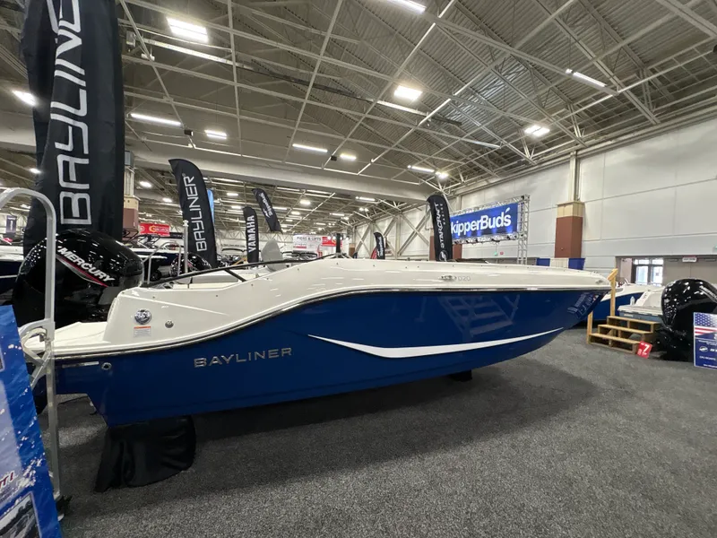 Slide: The Image of Bayliner D20 2025 - 6