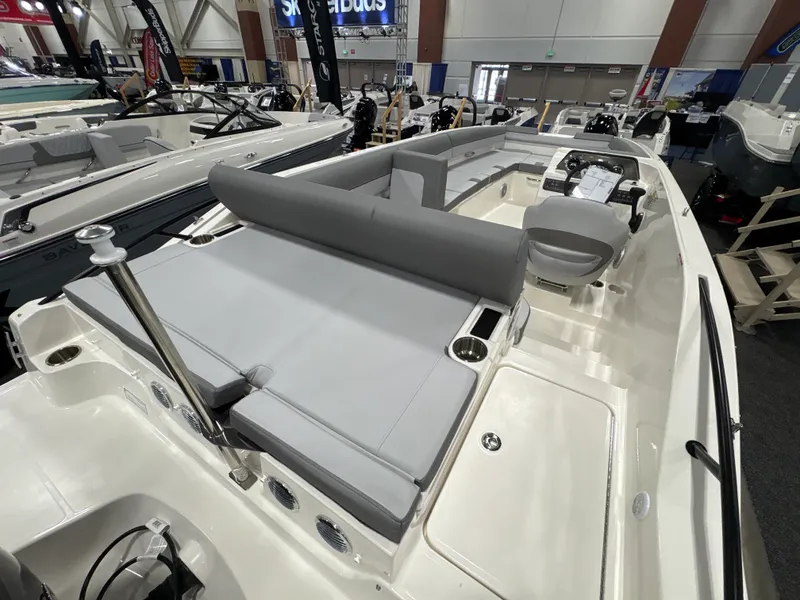 Slide: The Image of Bayliner D20 2025 - 7