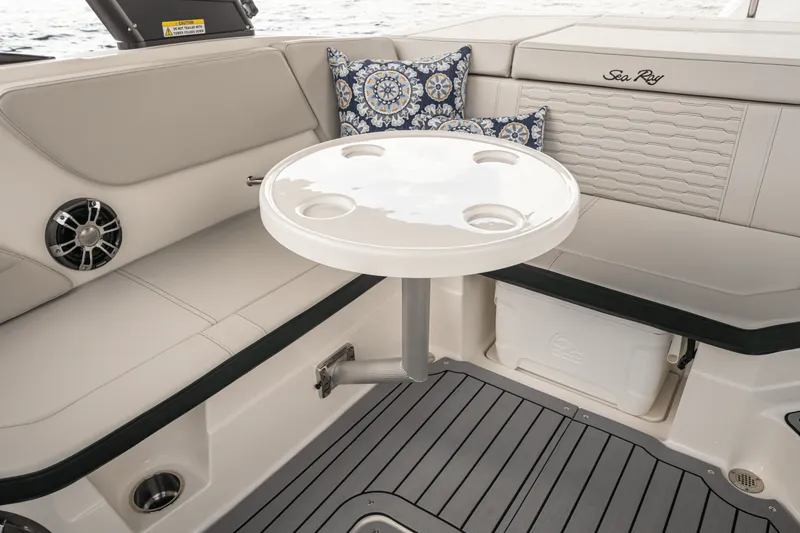 Slide: The Image of Sea Ray SPX 230 Outboard 2025 - 9