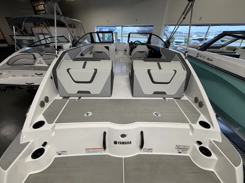 Slide: The Image of Yamaha SX220 2025 - 2